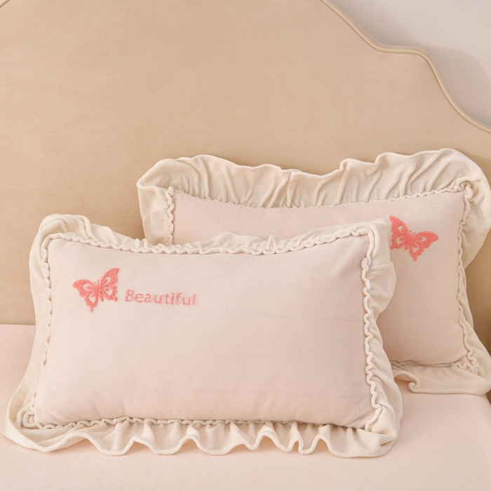 91家纺网 家纺一手货源 找家纺 梦之星 2025新款9斤毛巾绣韩式花边牛奶绒四件套 蝴蝶-淡粉