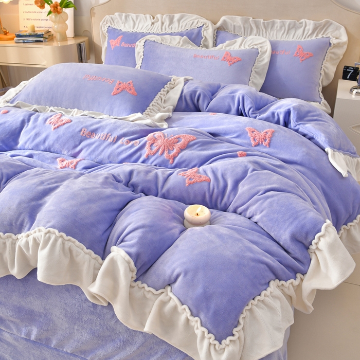 91家纺网 家纺一手货源 找家纺 梦之星 2025新款9斤毛巾绣韩式花边牛奶绒四件套 蝴蝶-淡蓝