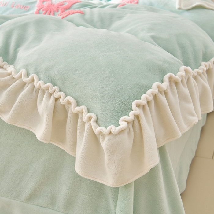 91家纺网 家纺一手货源 找家纺 梦之星 2025新款9斤毛巾绣韩式花边牛奶绒四件套 蝴蝶-淡绿