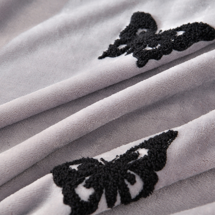 91家纺网 家纺一手货源 找家纺 梦之星 2025新款9斤毛巾绣韩式花边牛奶绒四件套 蝴蝶-灰