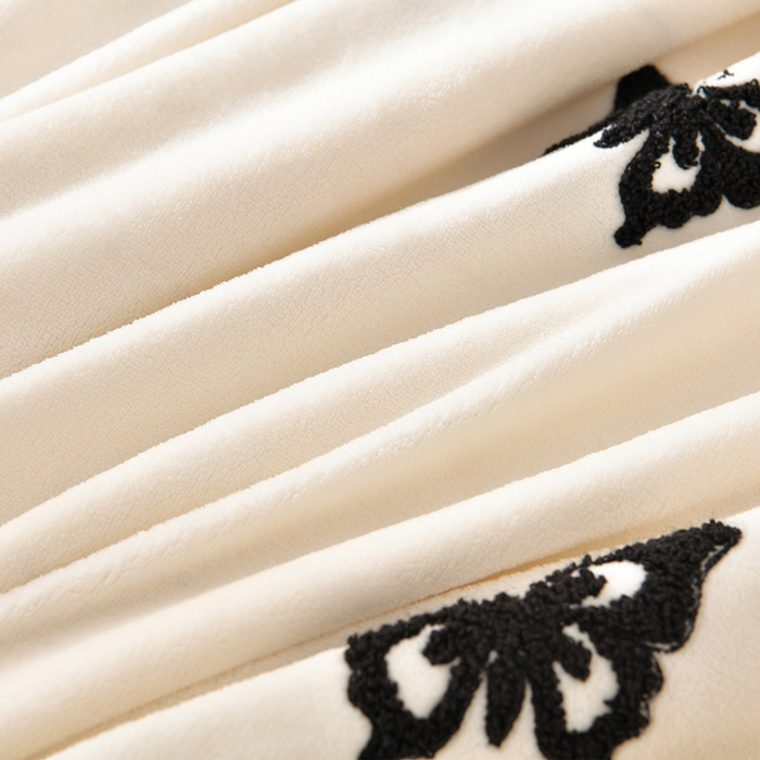 91家纺网 家纺一手货源 找家纺 梦之星 2025新款9斤毛巾绣韩式花边牛奶绒四件套 蝴蝶-米白