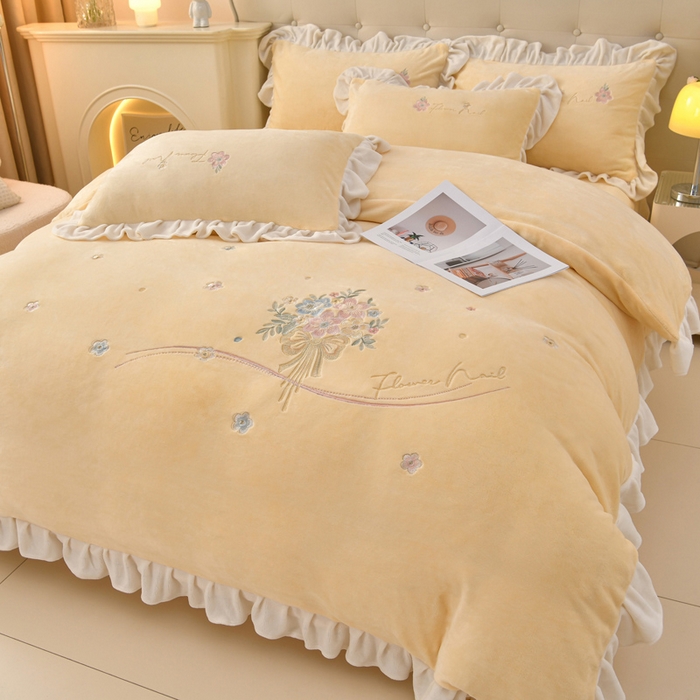 91家纺网 家纺一手货源 找家纺 梦之星 2025新款刺绣韩式花边牛奶绒四件套 花束-淡黄