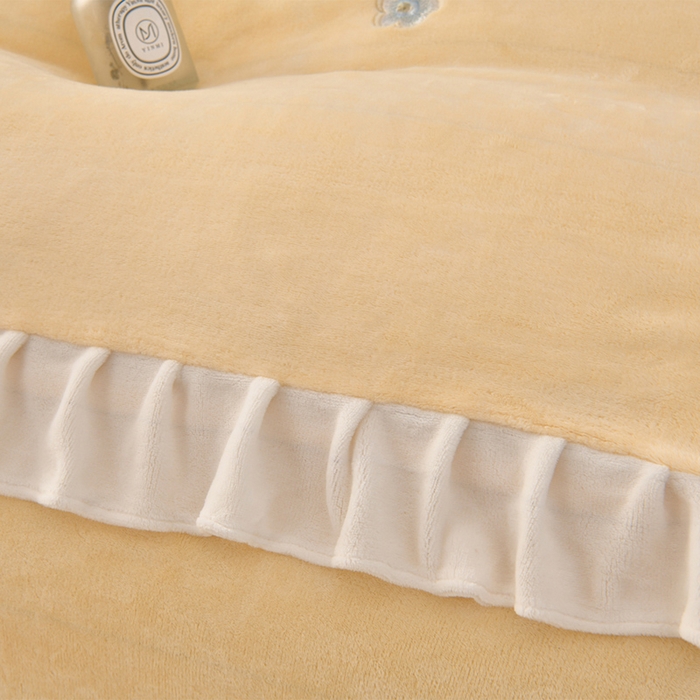 91家纺网 家纺一手货源 找家纺 梦之星 2025新款刺绣韩式花边牛奶绒四件套 花束-淡黄