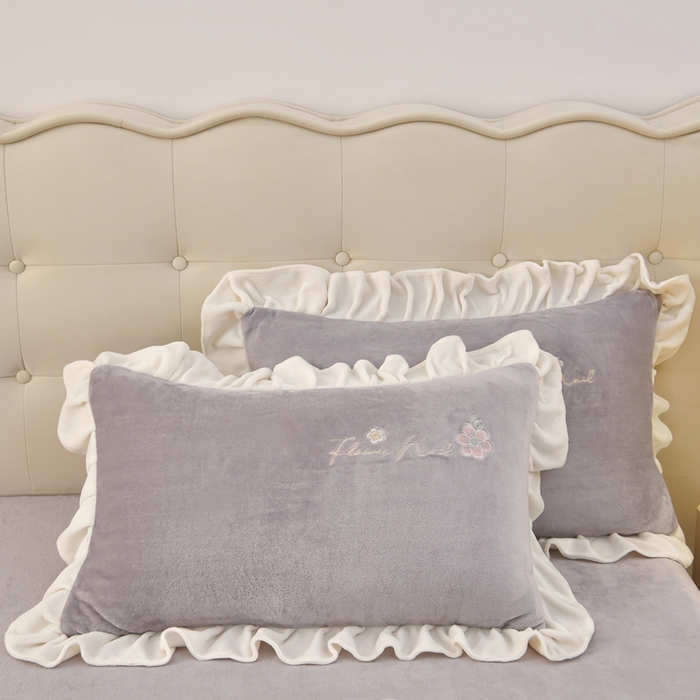 91家纺网 家纺一手货源 找家纺 梦之星 2025新款刺绣韩式花边牛奶绒四件套 花束-灰