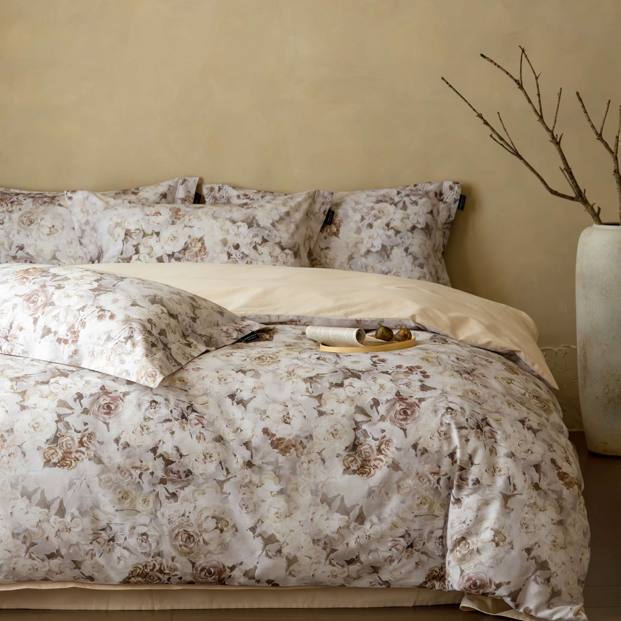 91家纺网 家纺一手货源 找家纺 三味舒屋 2025新款50s全棉纯棉磨毛印花四件套-秋日绮梦 塞纳花影浅金