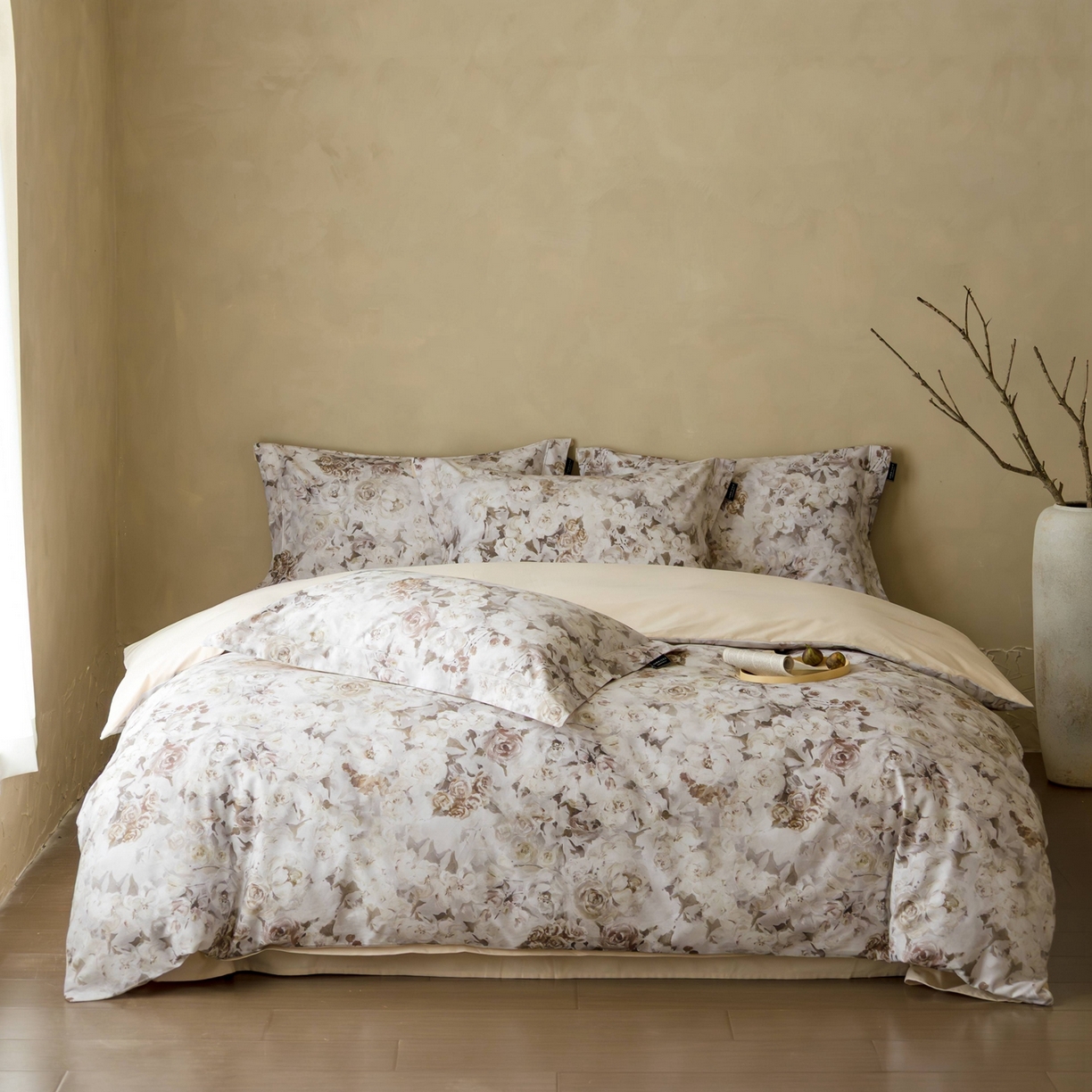 91家纺网 家纺一手货源 找家纺 三味舒屋 2025新款50s全棉纯棉磨毛印花四件套-秋日绮梦 塞纳花影浅金