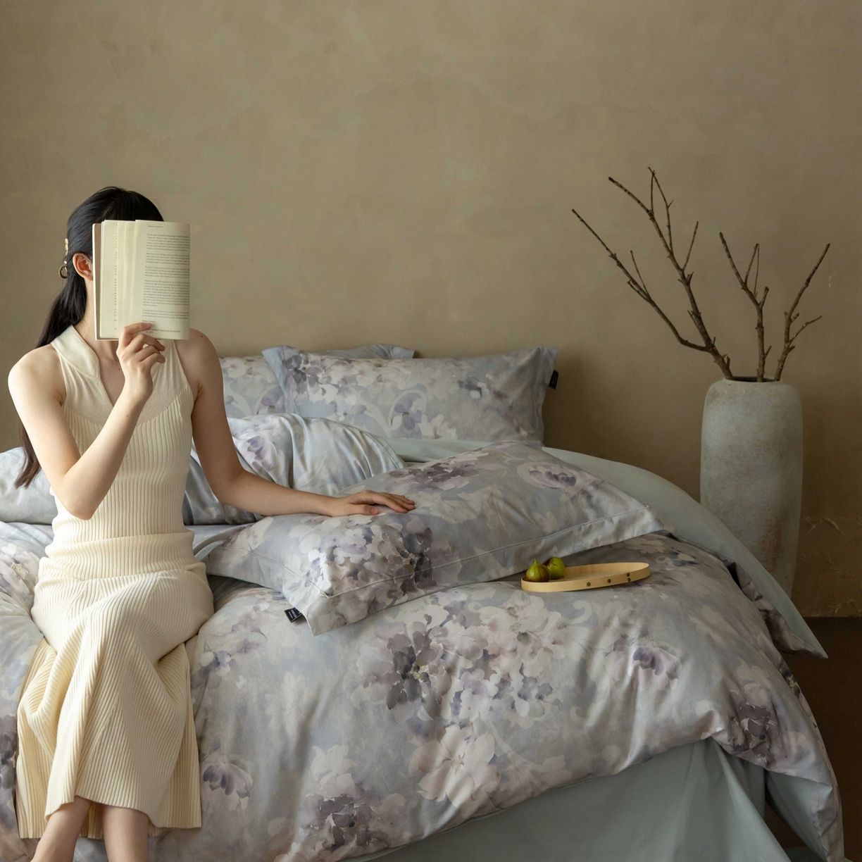 91家纺网 家纺一手货源 找家纺 三味舒屋 2025新款50s全棉纯棉磨毛印花四件套-秋日绮梦 楼兰梦境蓝