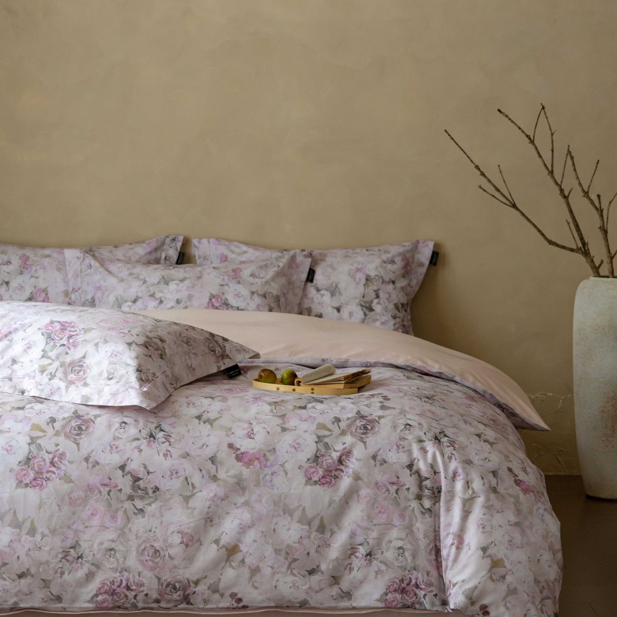 91家纺网 家纺一手货源 找家纺 三味舒屋 2025新款50s全棉纯棉磨毛印花四件套-秋日绮梦 塞纳花影粉