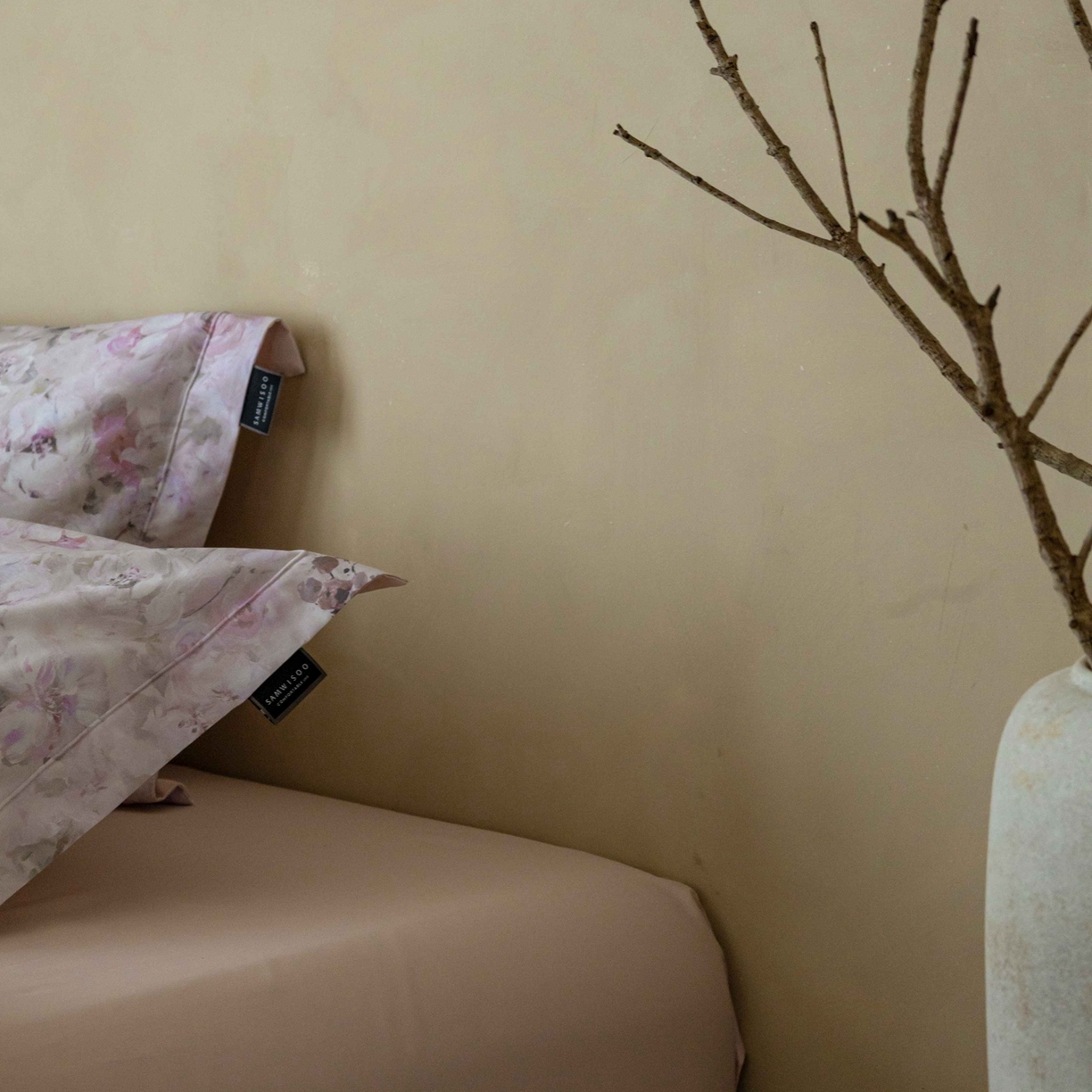 91家纺网 家纺一手货源 找家纺 三味舒屋 2025新款50s全棉纯棉磨毛印花四件套-秋日绮梦 塞纳花影粉