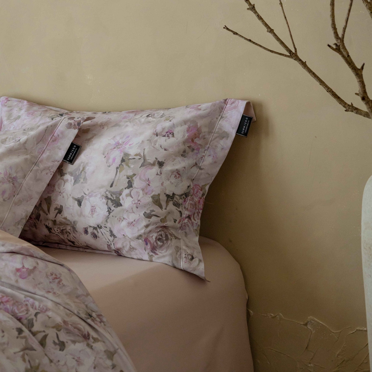 91家纺网 家纺一手货源 找家纺 三味舒屋 2025新款50s全棉纯棉磨毛印花四件套-秋日绮梦 塞纳花影粉