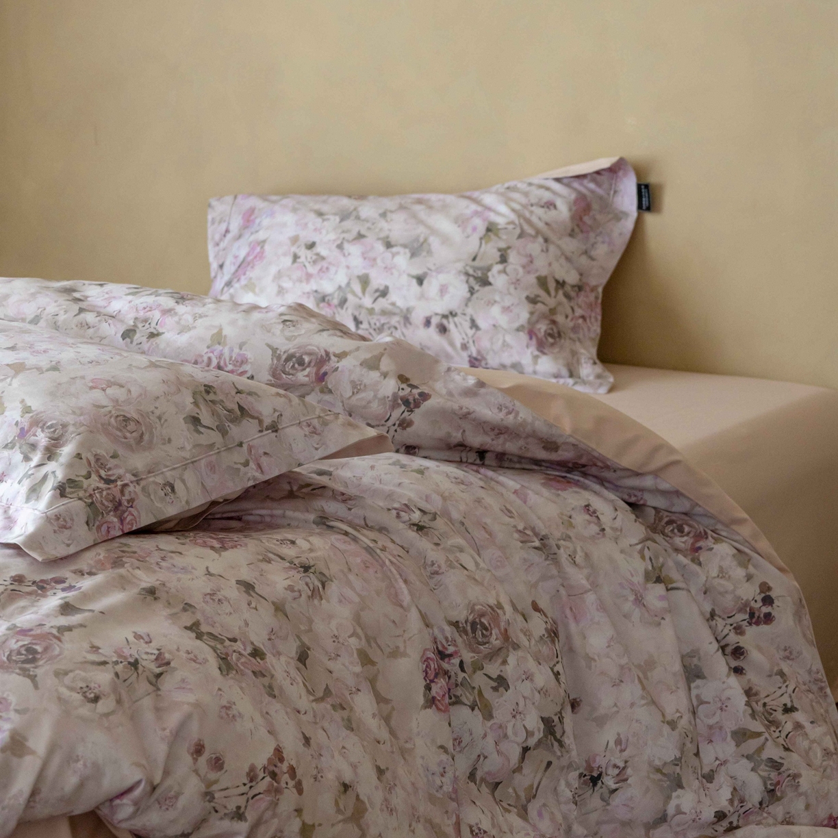 91家纺网 家纺一手货源 找家纺 三味舒屋 2025新款50s全棉纯棉磨毛印花四件套-秋日绮梦 塞纳花影粉