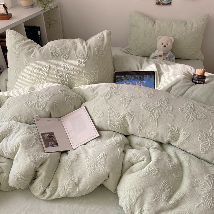 六巷胡同 2025新款INS博主风蝴蝶雕花A类牛奶绒四件套 雕花绒-蝴蝶绿