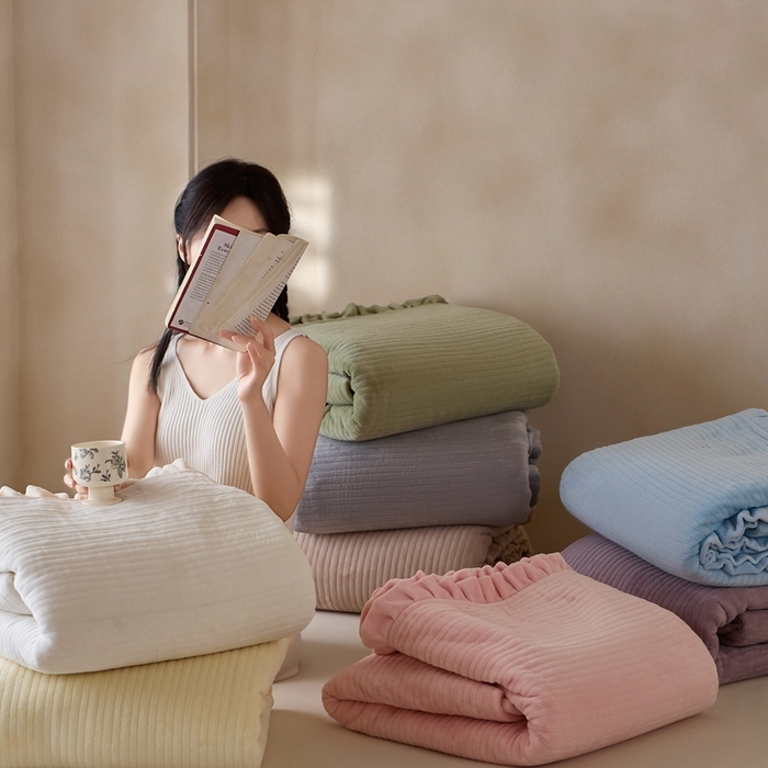 91家纺网 家纺一手货源 找家纺 （总）安莱生活 2025年秋冬新品200克牛奶绒花边床盖单品床盖床盖单件