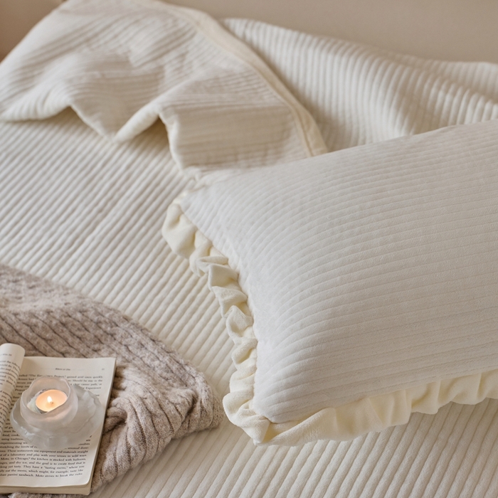 91家纺网 家纺一手货源 找家纺 （总）安莱生活 2025年秋冬新品200克牛奶绒花边床盖单品床盖床盖单件