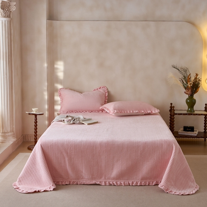 安莱生活 2025年秋冬新品200克牛奶绒花边床盖单品床盖床盖单件 桃粉