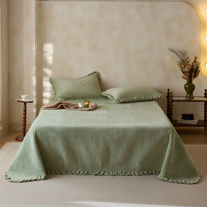 安莱生活 2025年秋冬新品200克牛奶绒花边床盖单品床盖床盖单件 豆绿