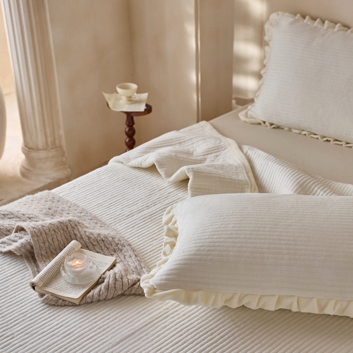 91家纺网 家纺一手货源 找家纺 （总）安莱生活 2025年秋冬新品200克牛奶绒花边床盖单品床盖床盖单件