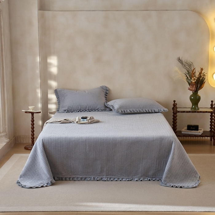 91家纺网 家纺一手货源 找家纺 （总）安莱生活 2025年秋冬新品200克牛奶绒花边床盖单品床盖床盖单件