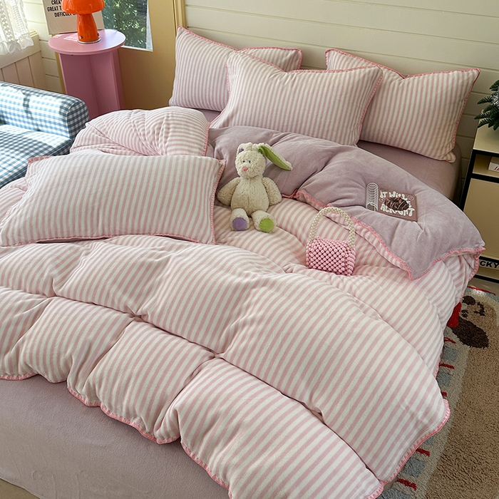 91家纺网 家纺一手货源 找家纺 （总）三朵家纺 2025新款无印风三角针牛奶绒四件套