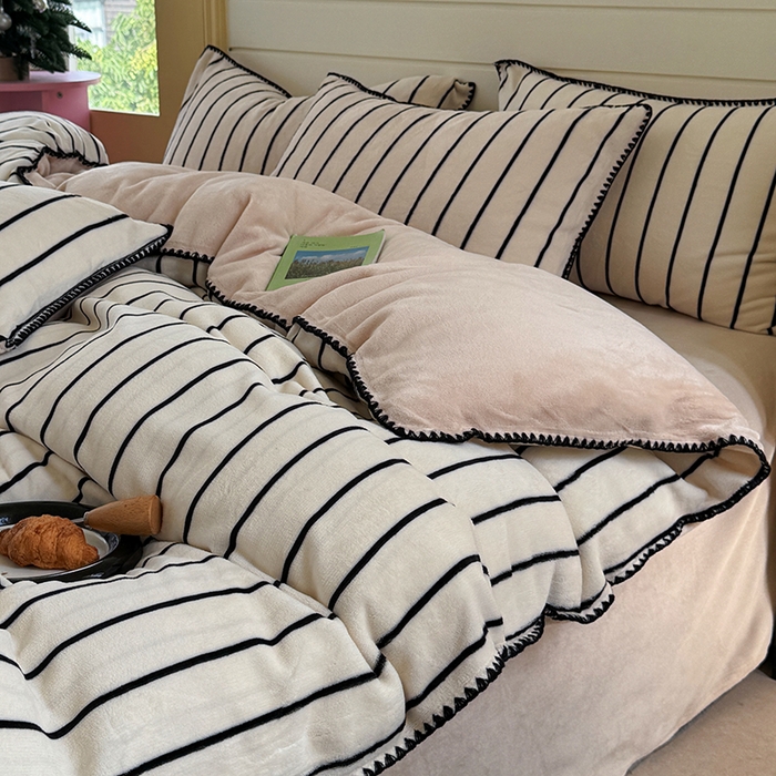 91家纺网 家纺一手货源 找家纺 （总）三朵家纺 2025新款无印风三角针牛奶绒四件套