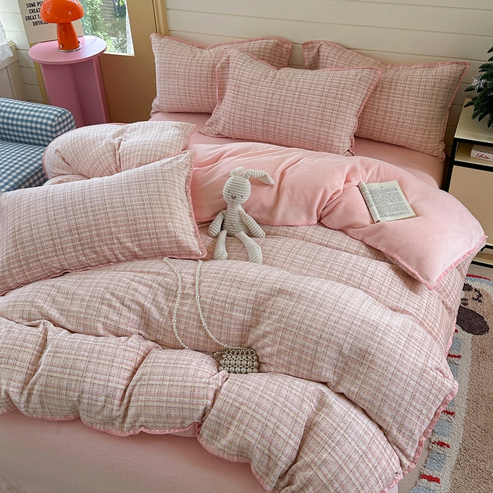 91家纺网 家纺一手货源 找家纺 （总）三朵家纺 2025新款无印风三角针牛奶绒四件套