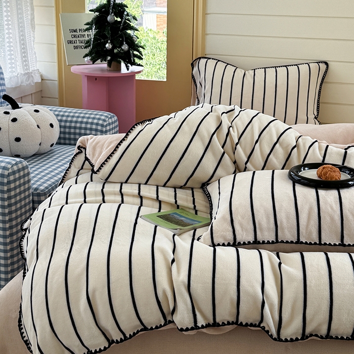 91家纺网 家纺一手货源 找家纺 （总）三朵家纺 2025新款无印风三角针牛奶绒四件套