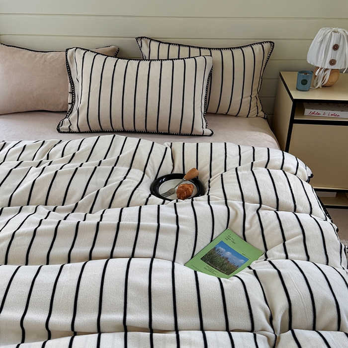 91家纺网 家纺一手货源 找家纺 （总）三朵家纺 2025新款无印风三角针牛奶绒四件套