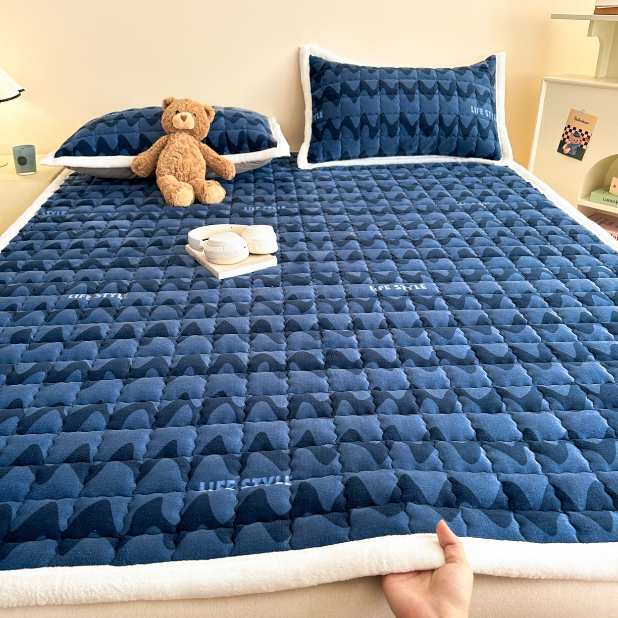 91家纺网 家纺一手货源 找家纺 （总）川悦生活 2025新款A类印花牛奶绒床垫加厚绒保暖床床褥-大床图