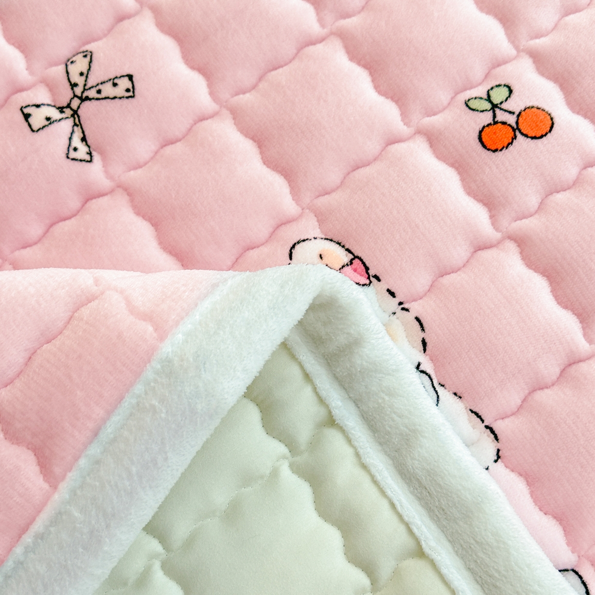 91家纺网 家纺一手货源 找家纺 川悦生活 2025新款A类印花牛奶绒床垫加厚绒保暖床床褥-大床图 床垫茶派小狗