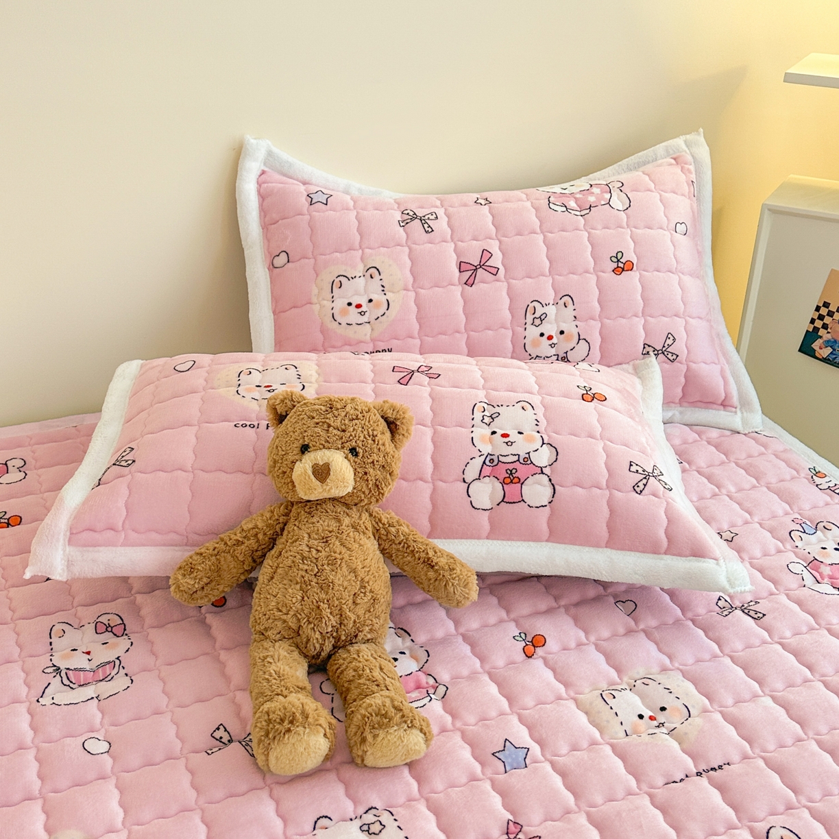 91家纺网 家纺一手货源 找家纺 川悦生活 2025新款A类印花牛奶绒床垫加厚绒保暖床床褥-大床图 床垫茶派小狗