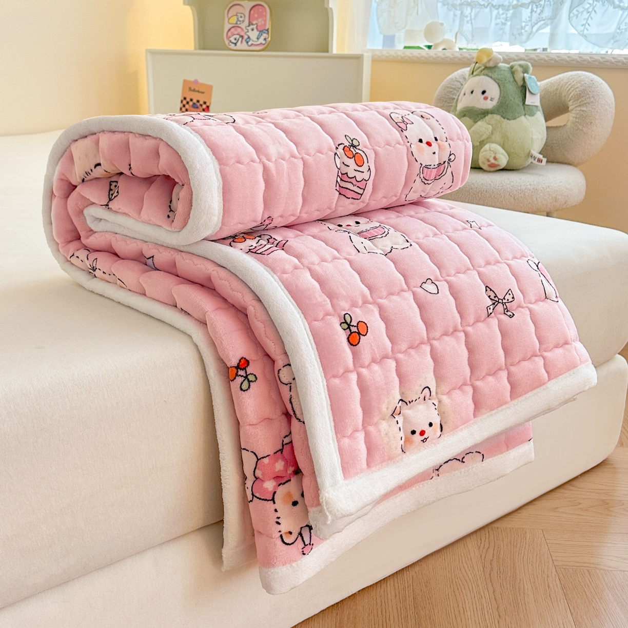 91家纺网 家纺一手货源 找家纺 川悦生活 2025新款A类印花牛奶绒床垫加厚绒保暖床床褥-大床图 床垫茶派小狗