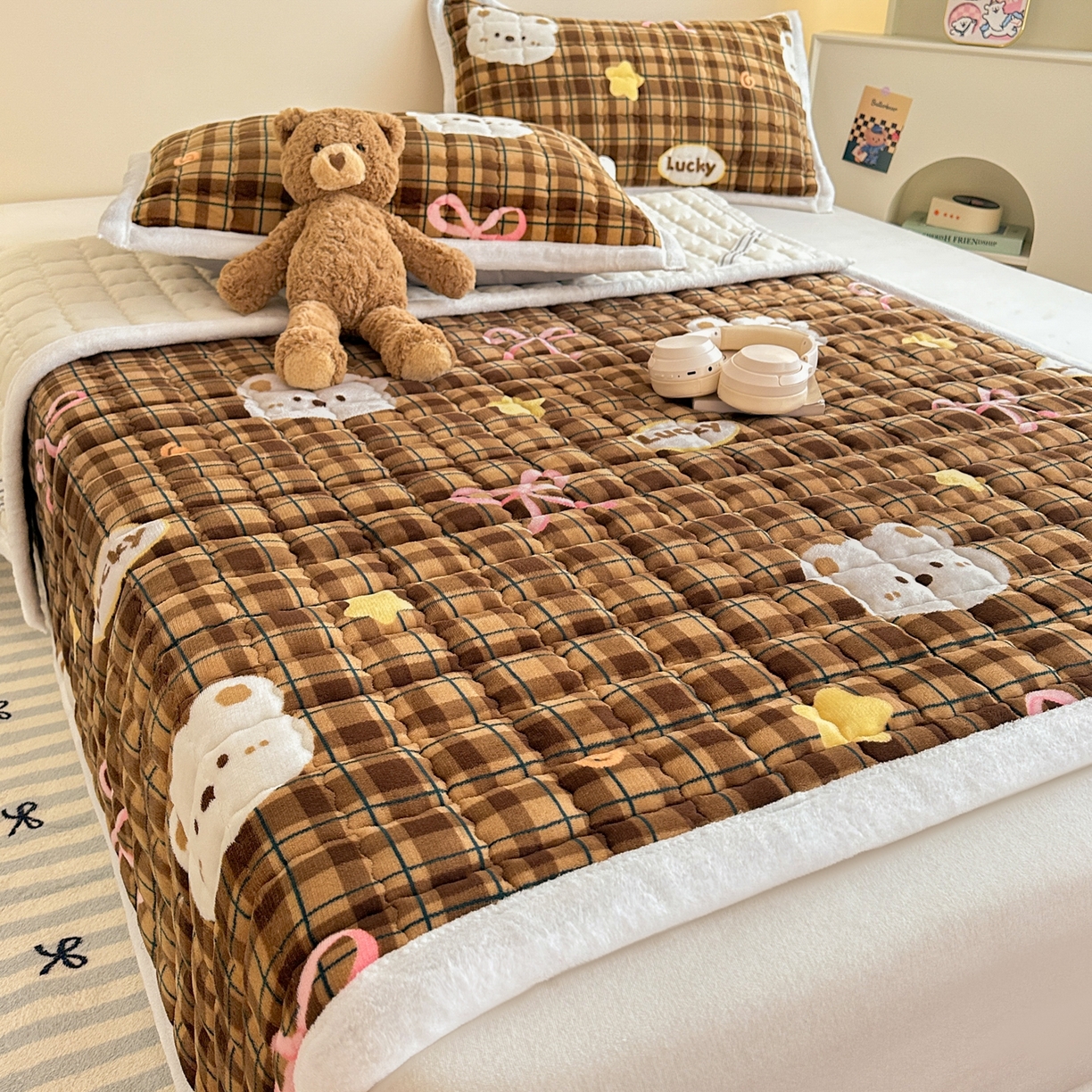 91家纺网 家纺一手货源 找家纺 川悦生活 2025新款A类印花牛奶绒床垫加厚绒保暖床床褥-大床图 床垫茶酥小熊