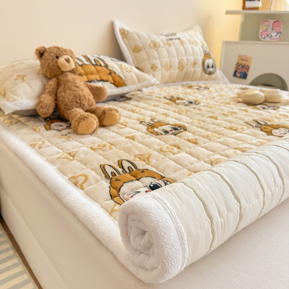 91家纺网 家纺一手货源 找家纺 川悦生活 2025新款A类印花牛奶绒床垫加厚绒保暖床床褥-大床图 床垫怪兽小礼物