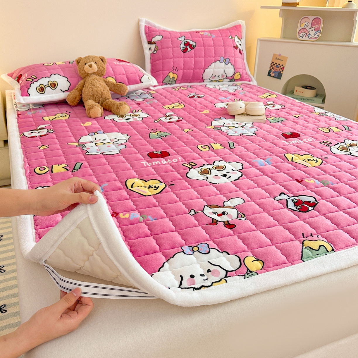 91家纺网 家纺一手货源 找家纺 川悦生活 2025新款A类印花牛奶绒床垫加厚绒保暖床床褥-大床图 床垫嗨皮小奶狗