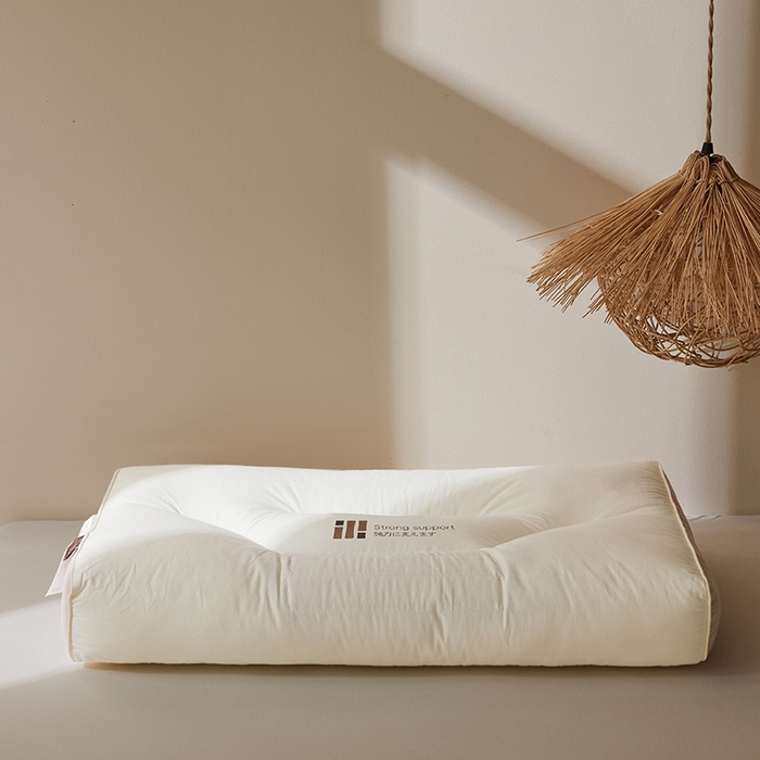 91家纺网 家纺一手货源 找家纺 （总）锦鲤枕芯 A类纯棉天然竹片护颈黑科技 分区护颈枕