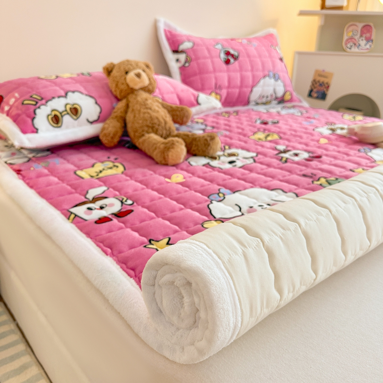 91家纺网 家纺一手货源 找家纺 川悦生活 2025新款A类印花牛奶绒床垫加厚绒保暖床床褥-大床图 床垫嗨皮小奶狗