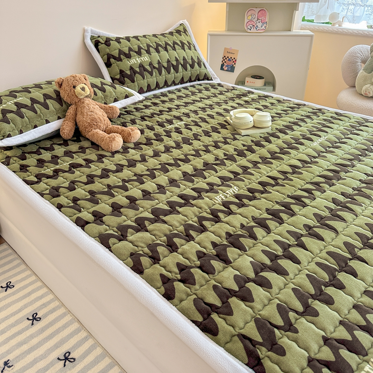 91家纺网 家纺一手货源 找家纺 川悦生活 2025新款A类印花牛奶绒床垫加厚绒保暖床床褥-大床图 床垫简-轻咖