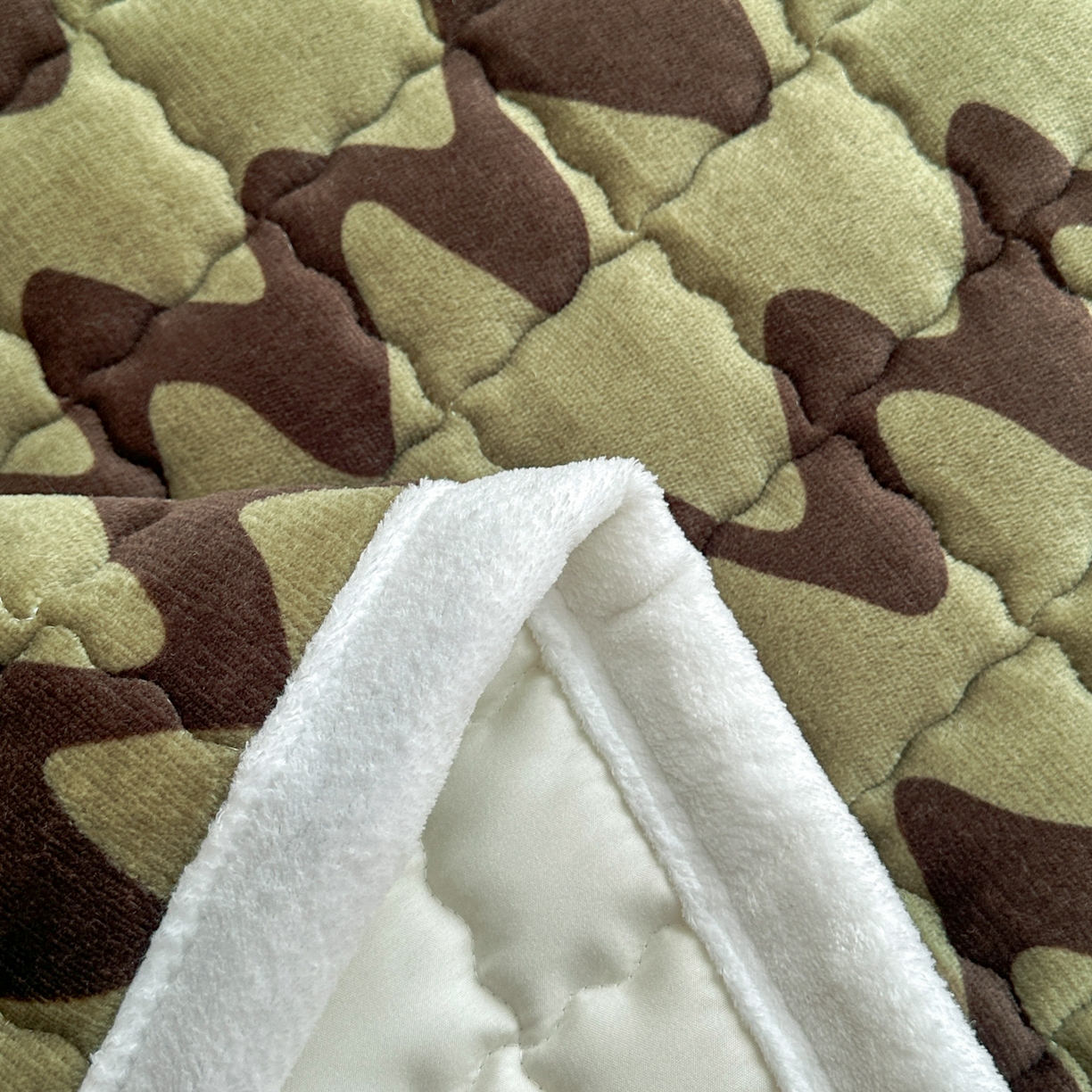 91家纺网 家纺一手货源 找家纺 川悦生活 2025新款A类印花牛奶绒床垫加厚绒保暖床床褥-大床图 床垫简-轻咖