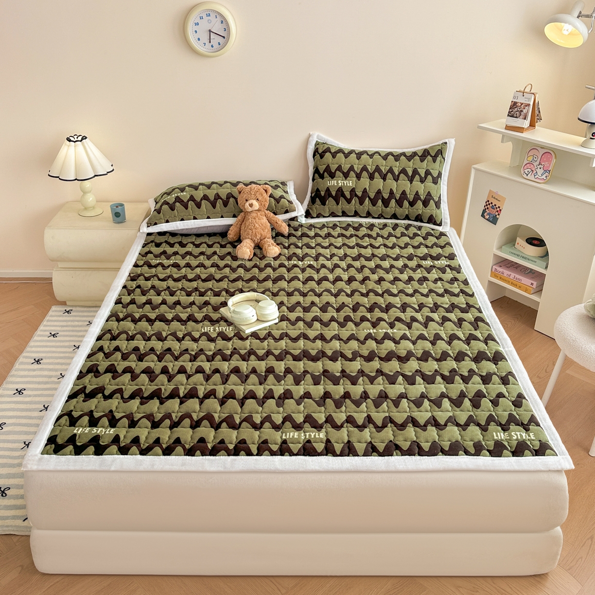 91家纺网 家纺一手货源 找家纺 川悦生活 2025新款A类印花牛奶绒床垫加厚绒保暖床床褥-大床图 床垫简-轻咖