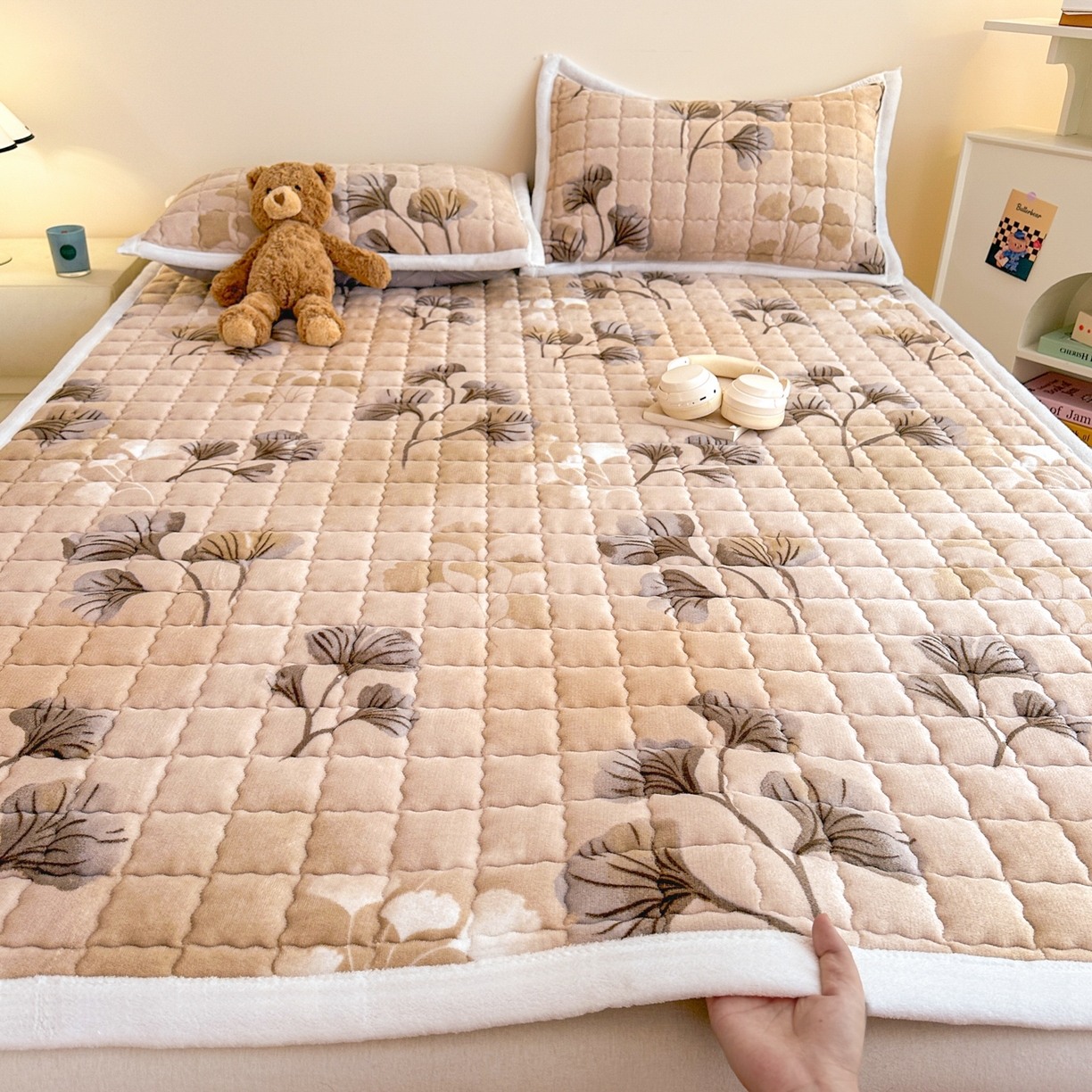 川悦生活 2025新款A类印花牛奶绒床垫加厚绒保暖床床褥-大床图 床垫净色青睐