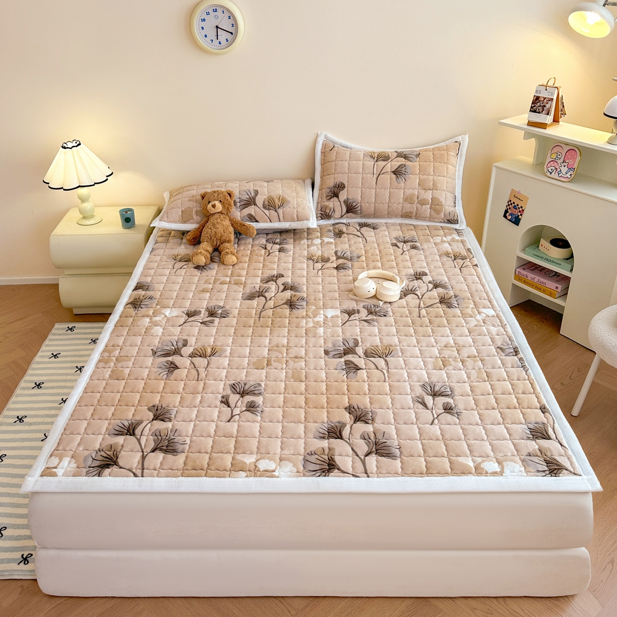 91家纺网 家纺一手货源 找家纺 川悦生活 2025新款A类印花牛奶绒床垫加厚绒保暖床床褥-大床图 床垫净色青睐