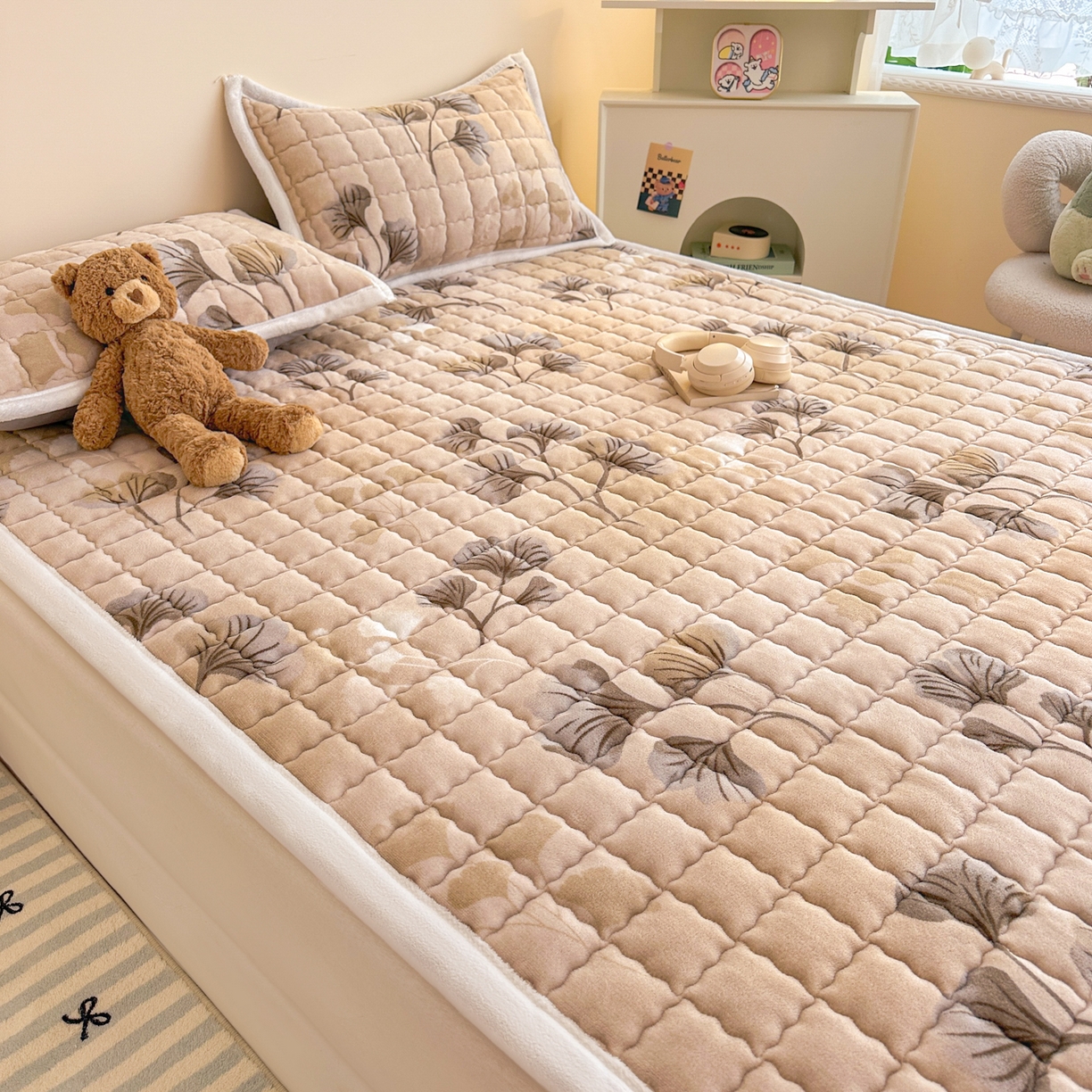 91家纺网 家纺一手货源 找家纺 川悦生活 2025新款A类印花牛奶绒床垫加厚绒保暖床床褥-大床图 床垫净色青睐