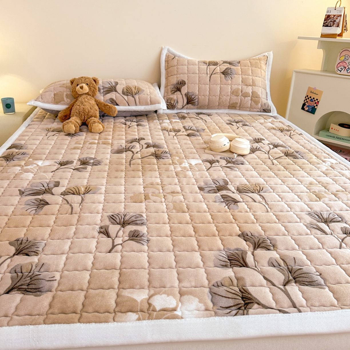 91家纺网 家纺一手货源 找家纺 川悦生活 2025新款A类印花牛奶绒床垫加厚绒保暖床床褥-大床图 床垫净色青睐