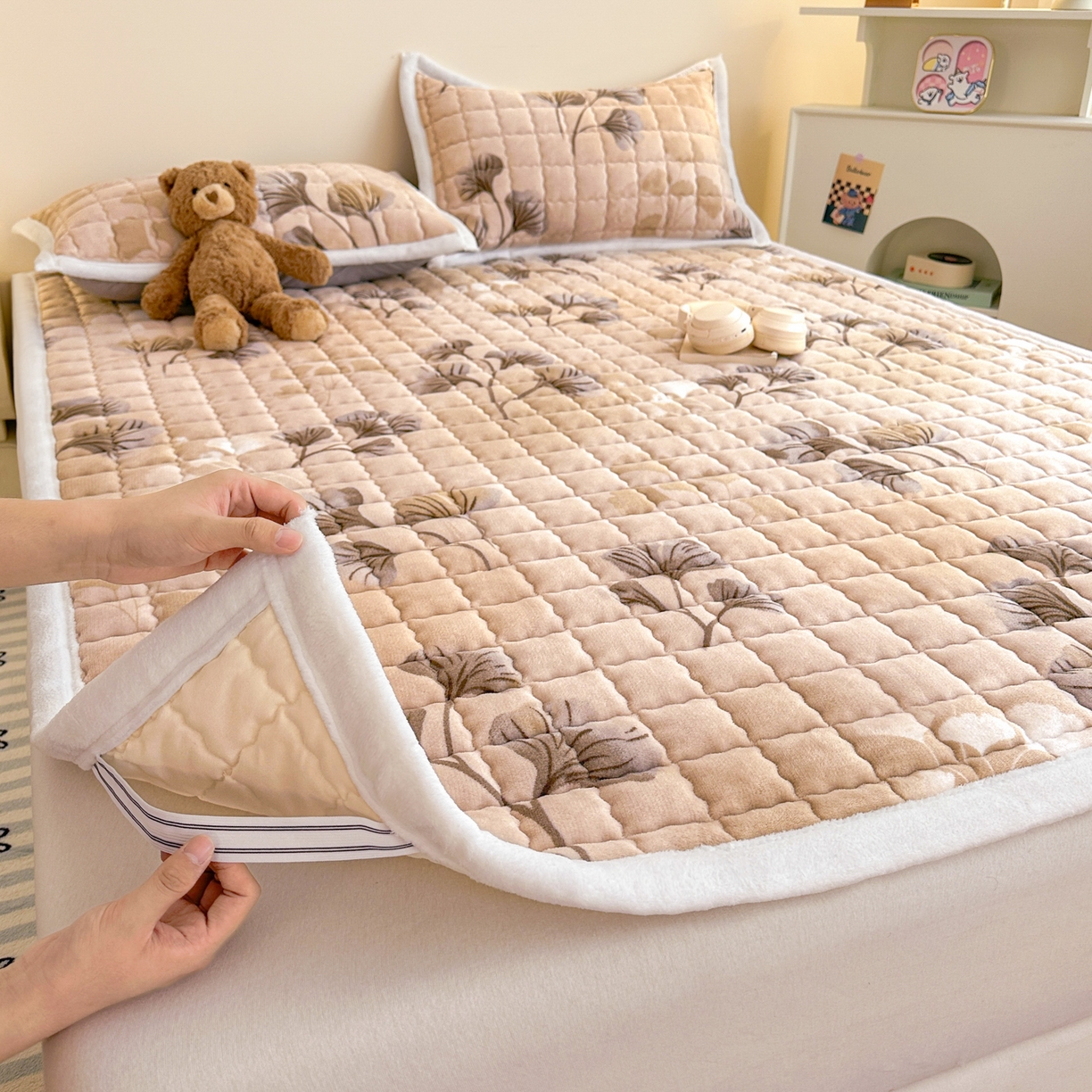 91家纺网 家纺一手货源 找家纺 川悦生活 2025新款A类印花牛奶绒床垫加厚绒保暖床床褥-大床图 床垫净色青睐