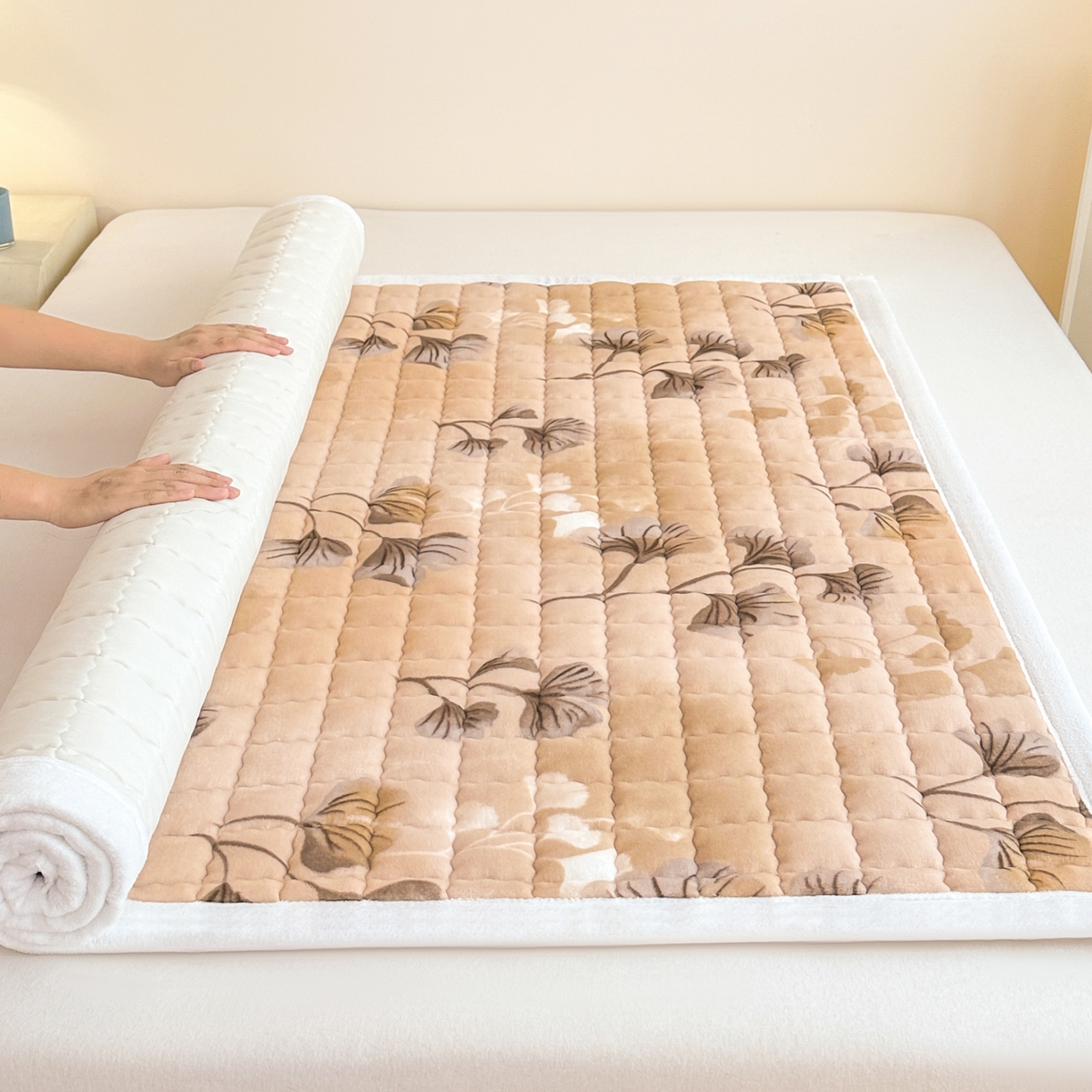 91家纺网 家纺一手货源 找家纺 川悦生活 2025新款A类印花牛奶绒床垫加厚绒保暖床床褥-大床图 床垫净色青睐