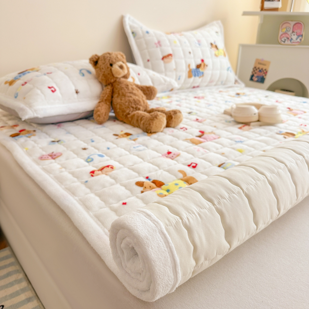 91家纺网 家纺一手货源 找家纺 川悦生活 2025新款A类印花牛奶绒床垫加厚绒保暖床床褥-大床图 床垫快乐腊肠