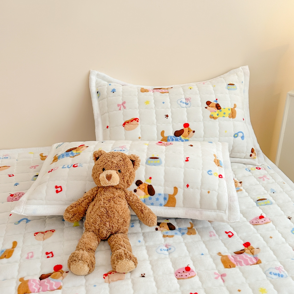 91家纺网 家纺一手货源 找家纺 川悦生活 2025新款A类印花牛奶绒床垫加厚绒保暖床床褥-大床图 床垫快乐腊肠