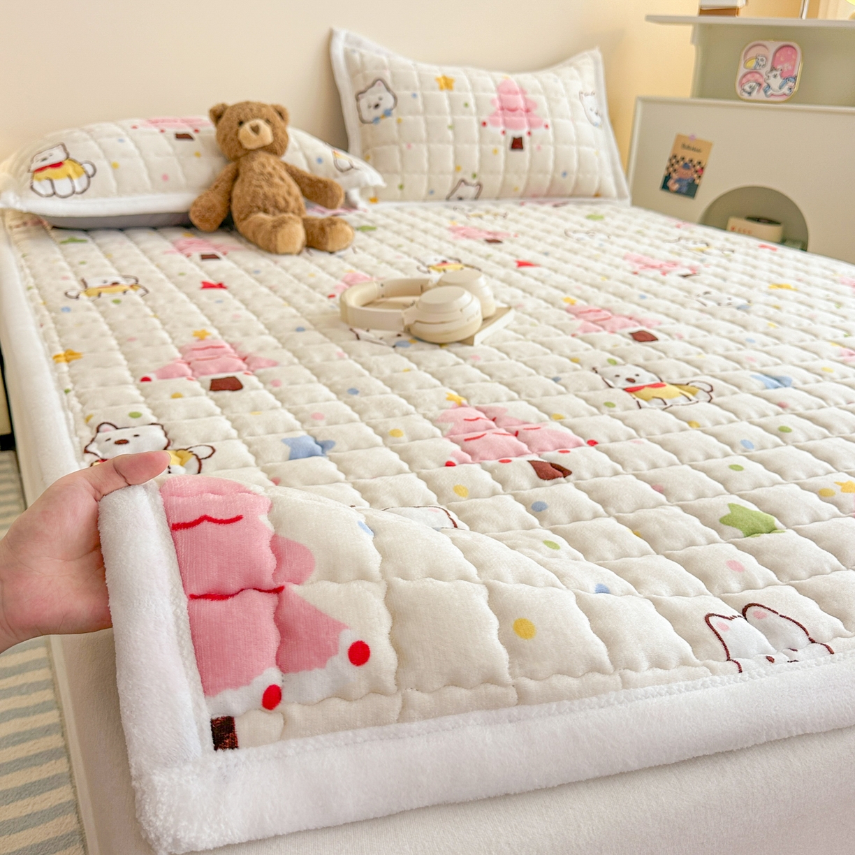 91家纺网 家纺一手货源 找家纺 川悦生活 2025新款A类印花牛奶绒床垫加厚绒保暖床床褥-大床图 床垫奶粉西高地