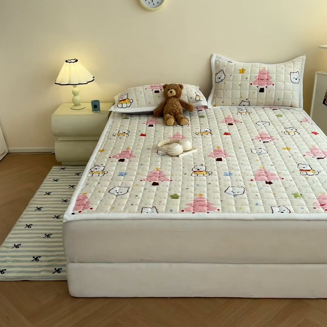 91家纺网 家纺一手货源 找家纺 川悦生活 2025新款A类印花牛奶绒床垫加厚绒保暖床床褥-大床图 床垫奶粉西高地