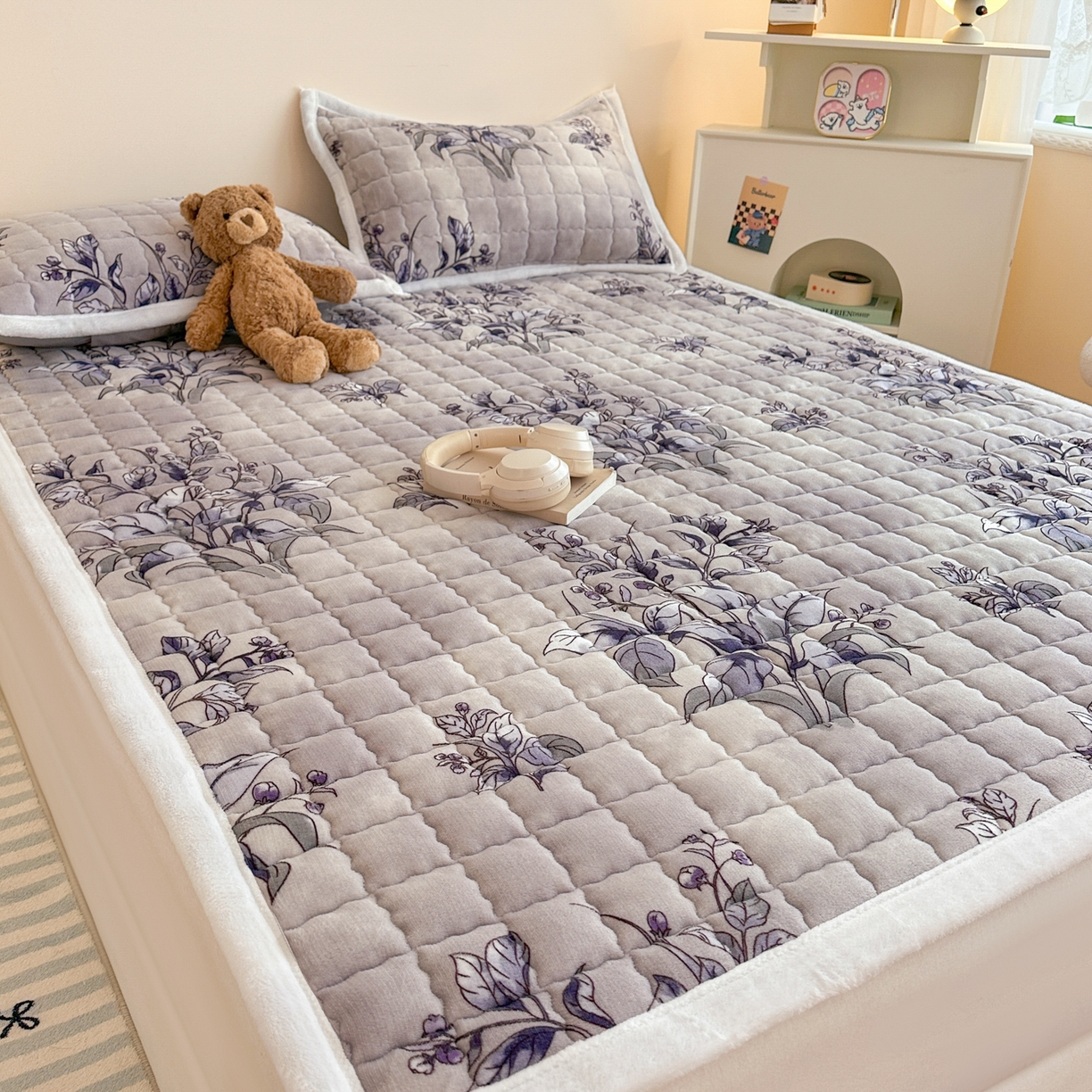 91家纺网 家纺一手货源 找家纺 川悦生活 2025新款A类印花牛奶绒床垫加厚绒保暖床床褥-大床图 床垫浅予花禾